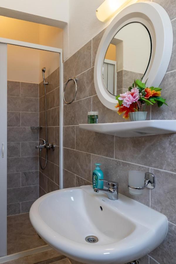 Marialena Rooms Скопелос Экстерьер фото